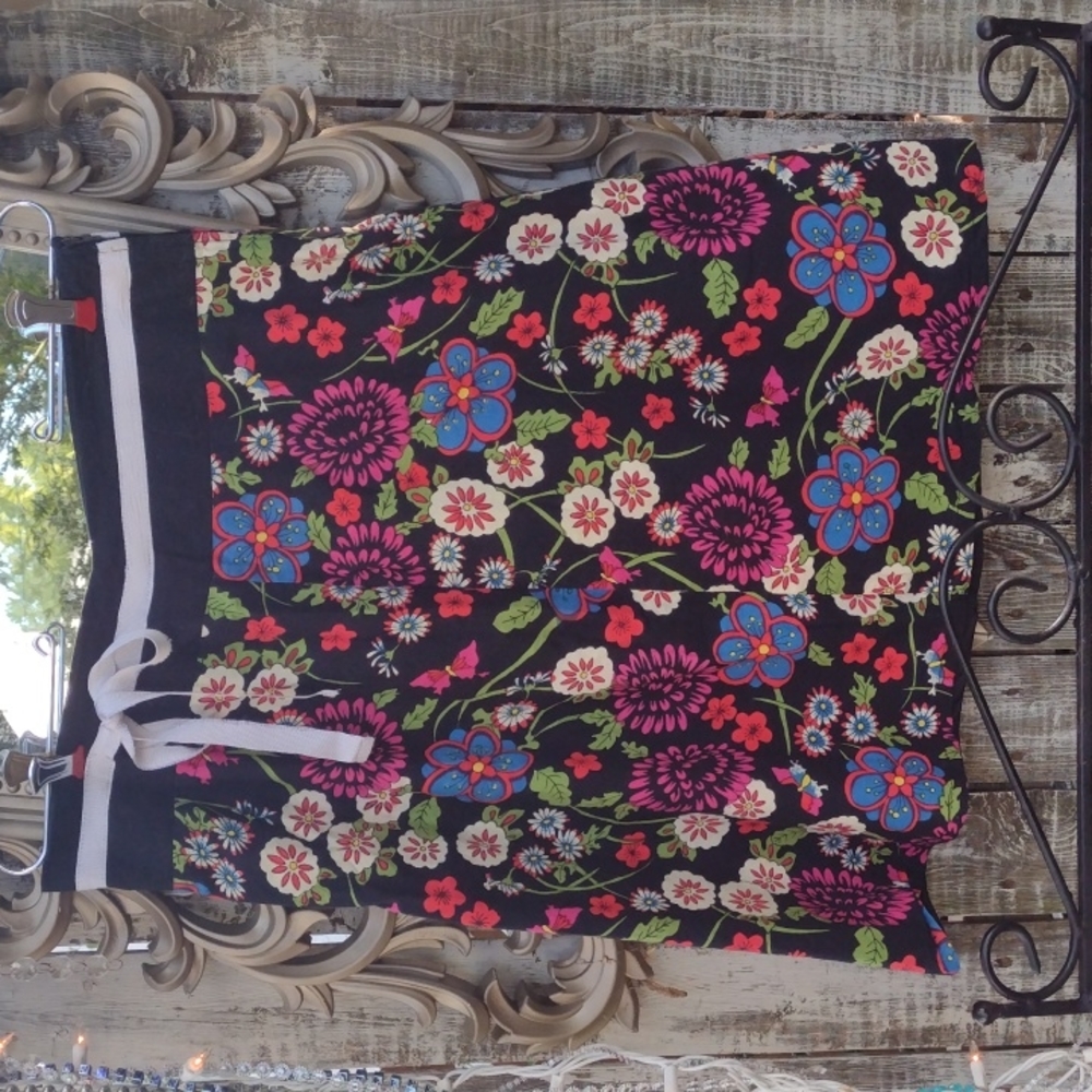 MIX NOUVEAU FLORAL BLACK SKIRT